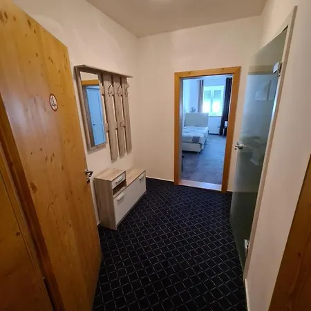 & Zur Post Szálloda