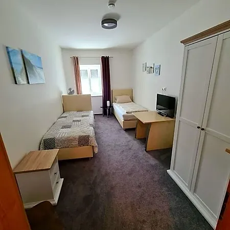 & Zur Post Szálloda