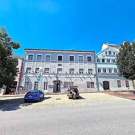 & Zur Post Szálloda